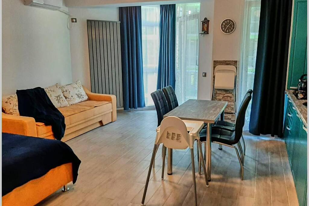 Eka Studio - Pool & Spa Beach Resort Năvodari Kültér fotó
