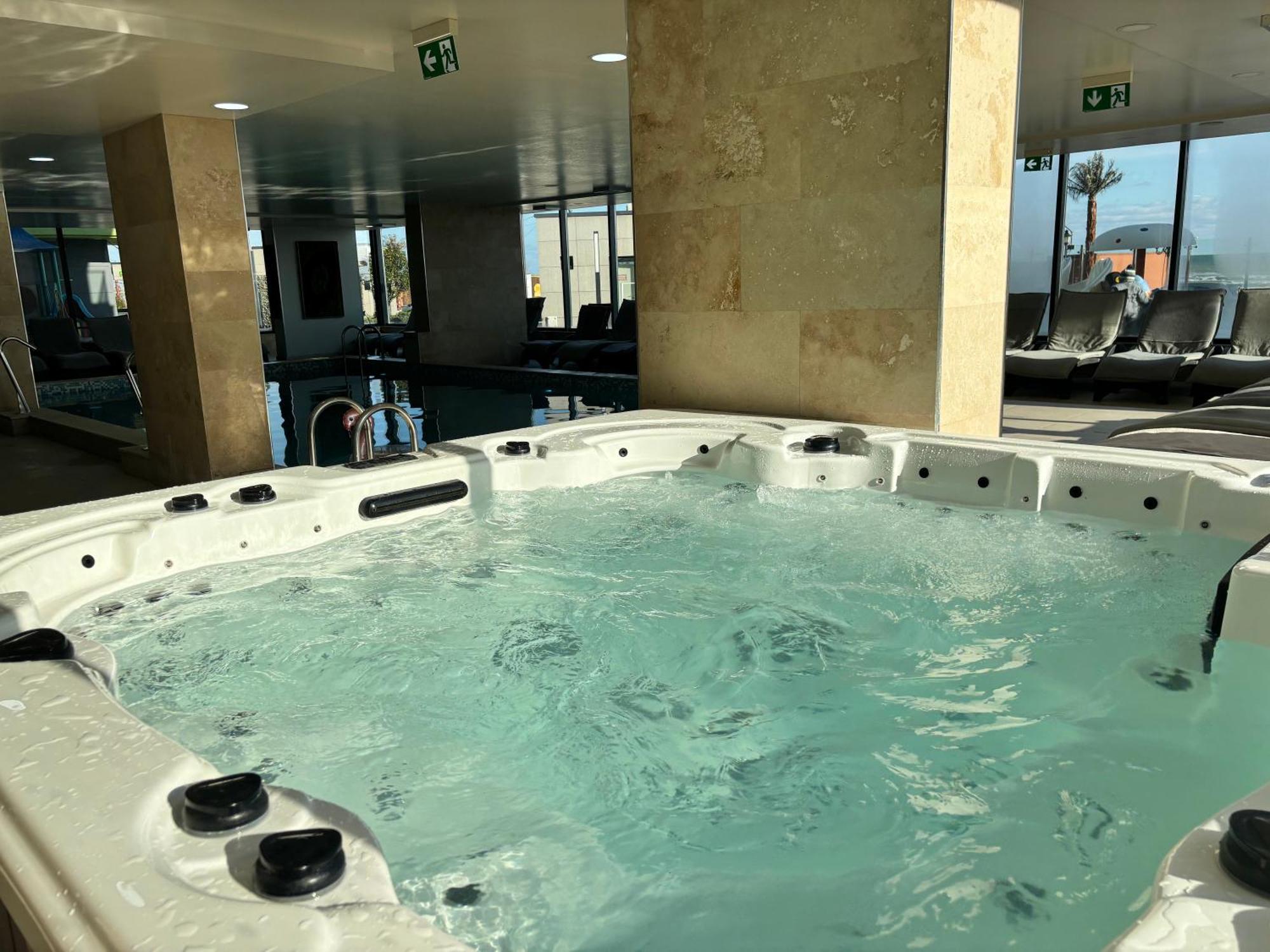 Eka Studio - Pool & Spa Beach Resort Năvodari Kültér fotó