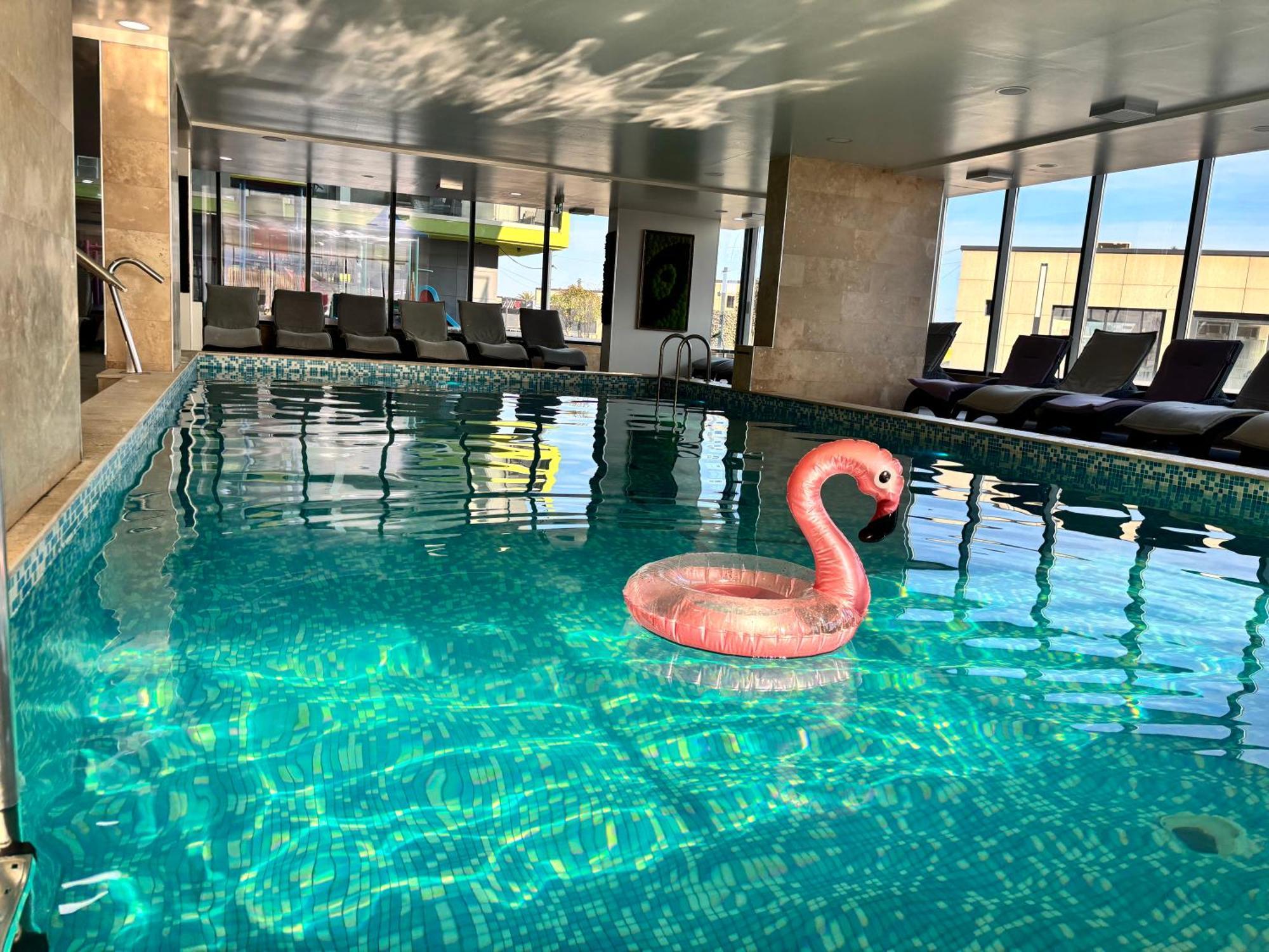 Eka Studio - Pool & Spa Beach Resort Năvodari Kültér fotó