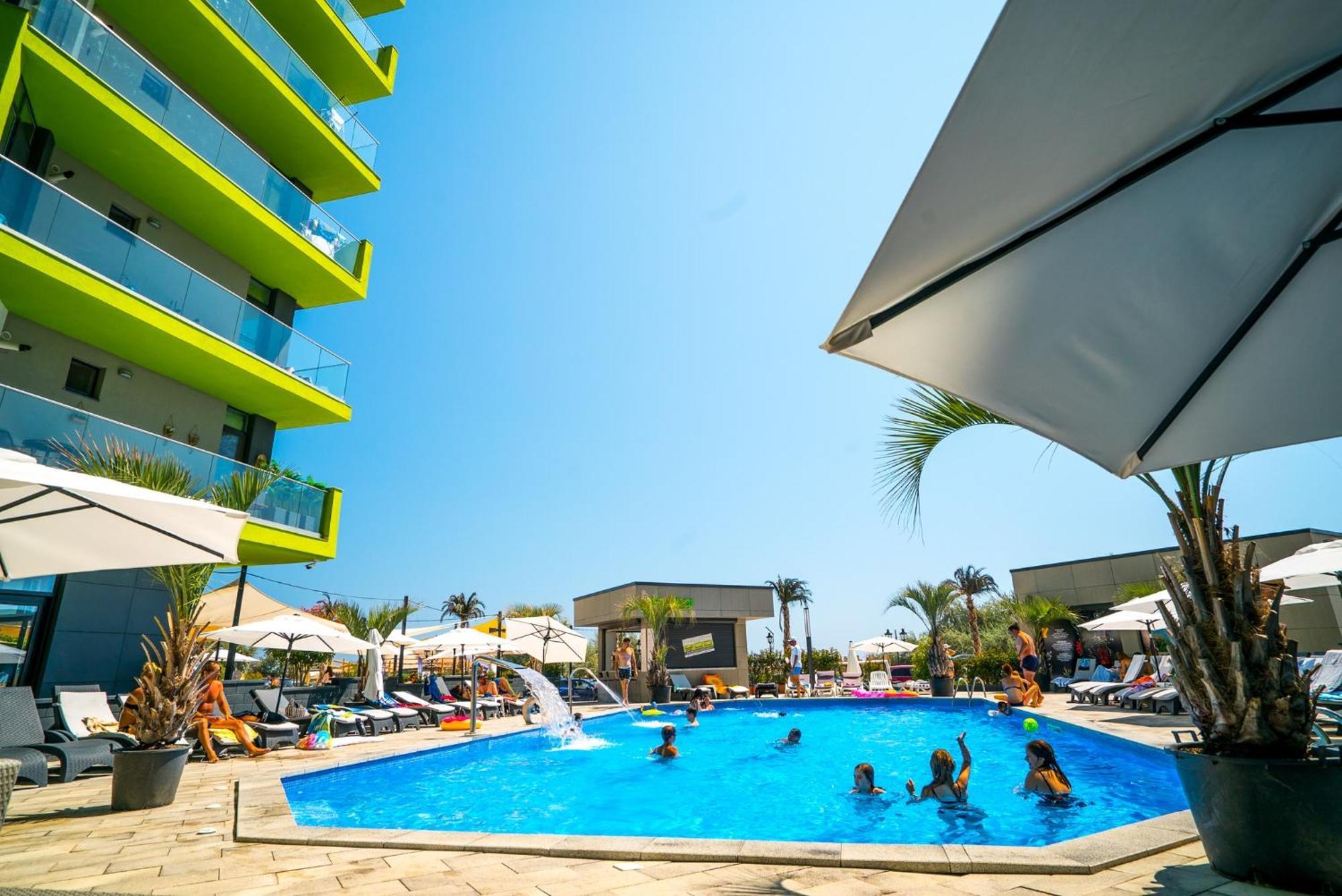Eka Studio - Pool & Spa Beach Resort Năvodari Kültér fotó